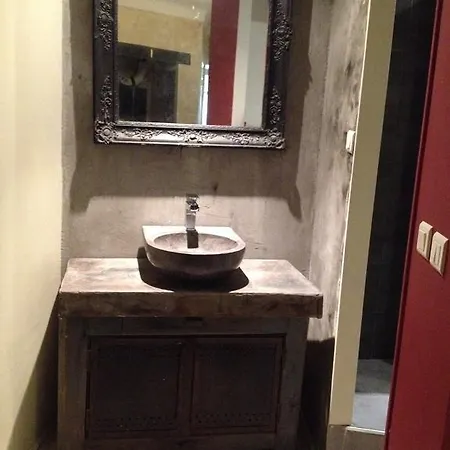 Vintage Apartment